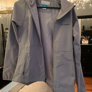 BRAND NEW COLUMBIA WINDBREAKER/ RAIN JACKET